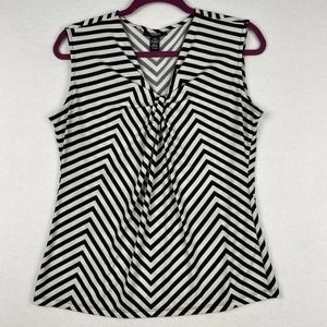 Alfani Petite Women's Size M Black White Modern Chevron Print Sleeveless Top